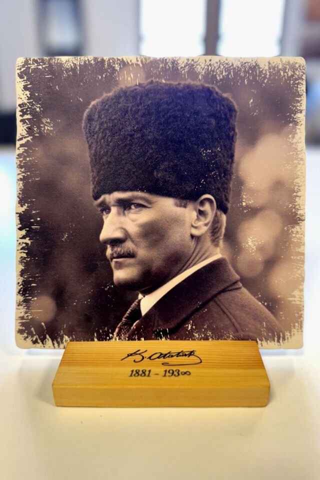 Masif Ahşap Stand & Doğal Taştan Atatürk Portresi - 001