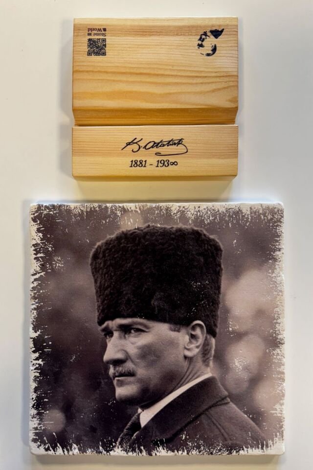 Masif Ahşap Stand & Doğal Taştan Atatürk Portresi - 001