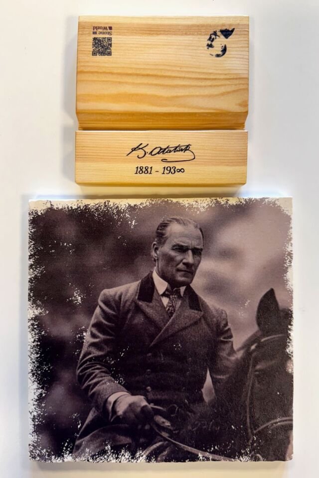 Masif Ahşap Stand & Doğal Taştan Atatürk Portresi - 004