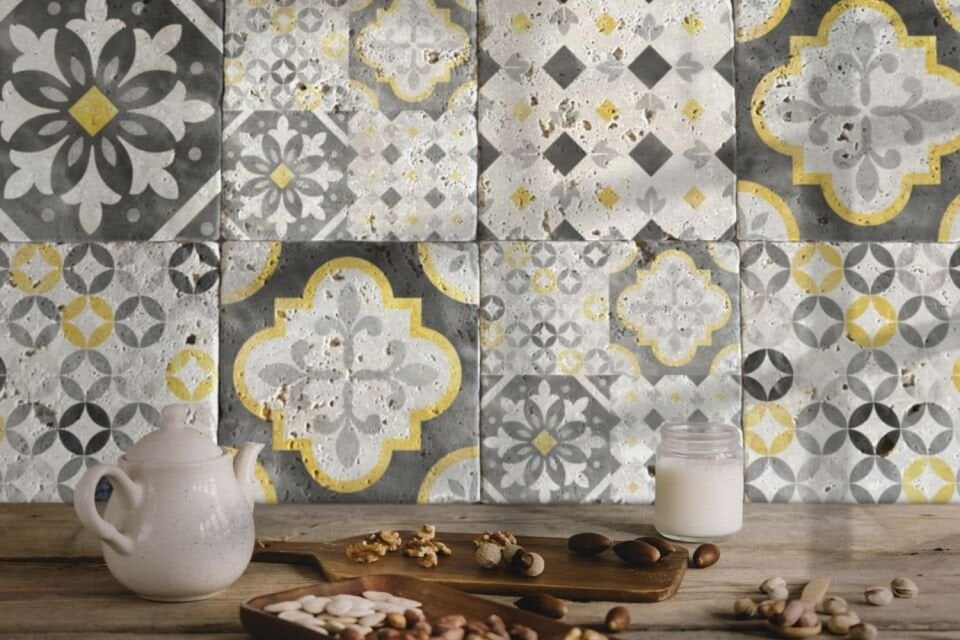 Desenli Doğal Taştan Dekoratif Karo - Quintet Teması - 001