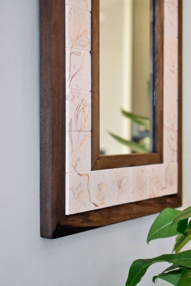Çiçek Temalı, Masif Ahşap Ve Desenli Mermerden Dekoratif Ayna - 34x44cm - 067.1